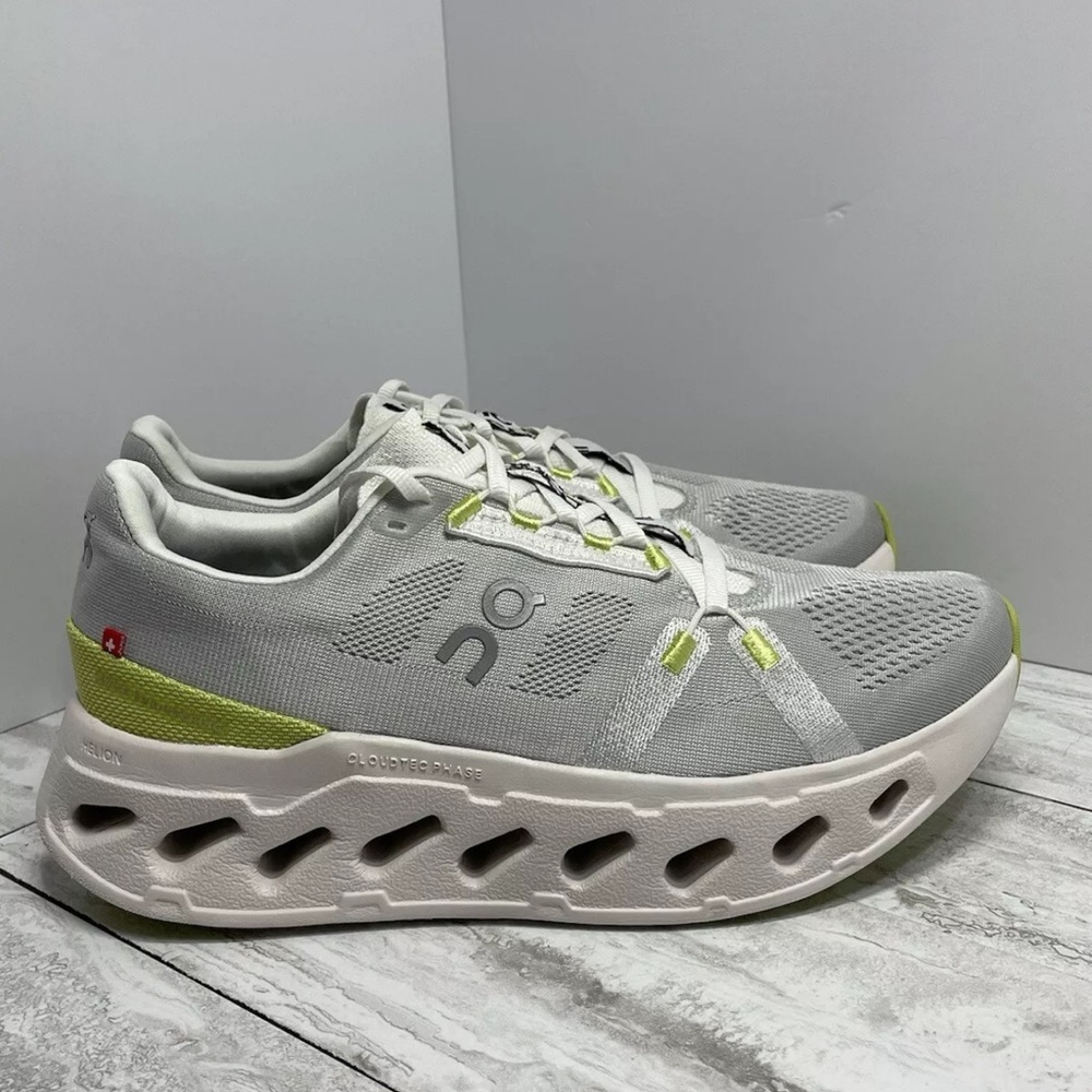 On Running Cloudstratus Sneakers - Gray and Lime